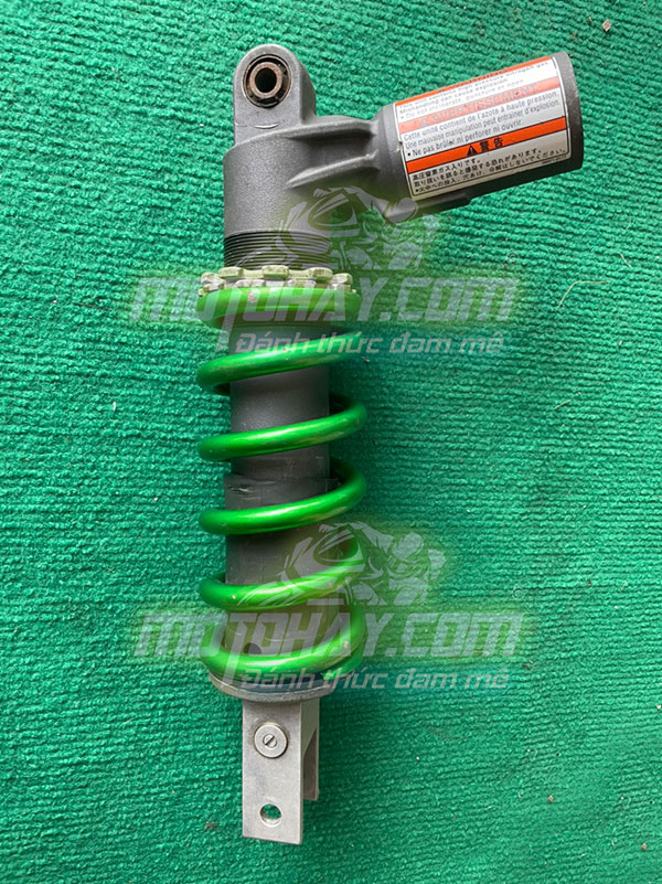 giam-xoc-sau-z800-chinh-hang