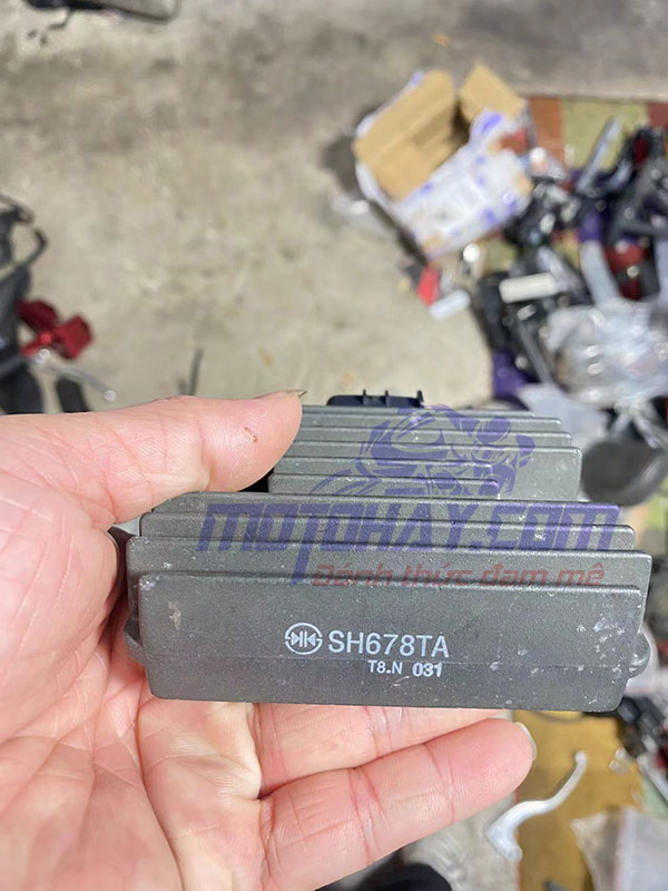 sac-binh-ac-quy-z1000-2010-2013